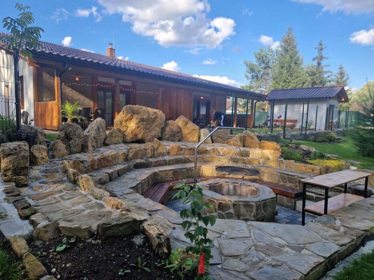 Villa Garden Bešeňová 外观 照片