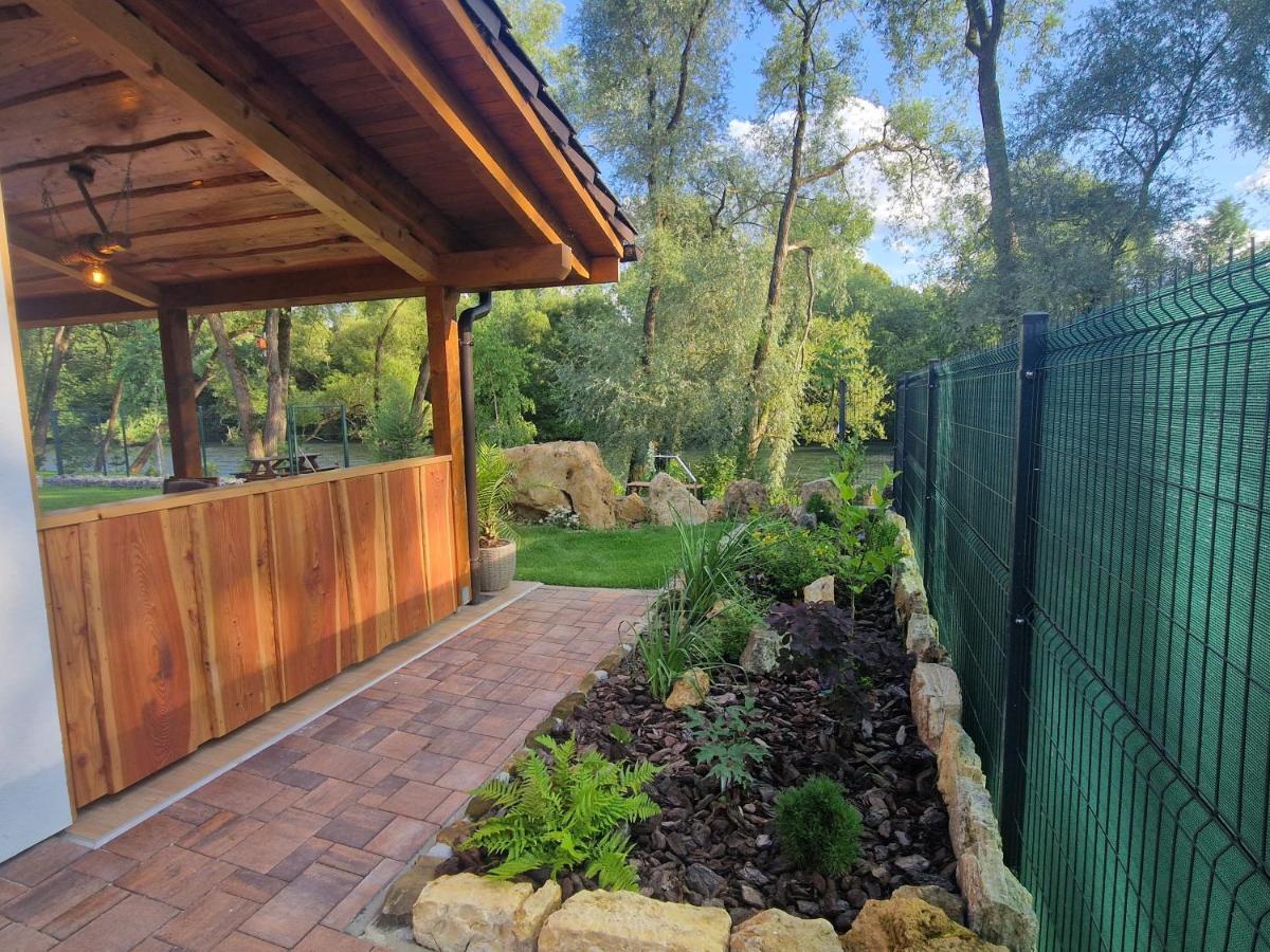 Villa Garden Bešeňová 外观 照片