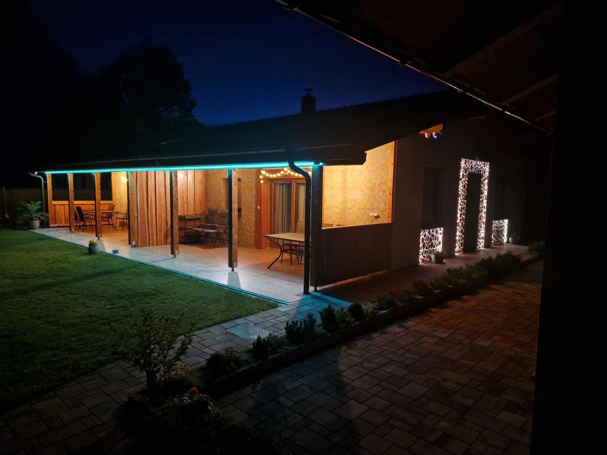 Villa Garden Bešeňová 外观 照片