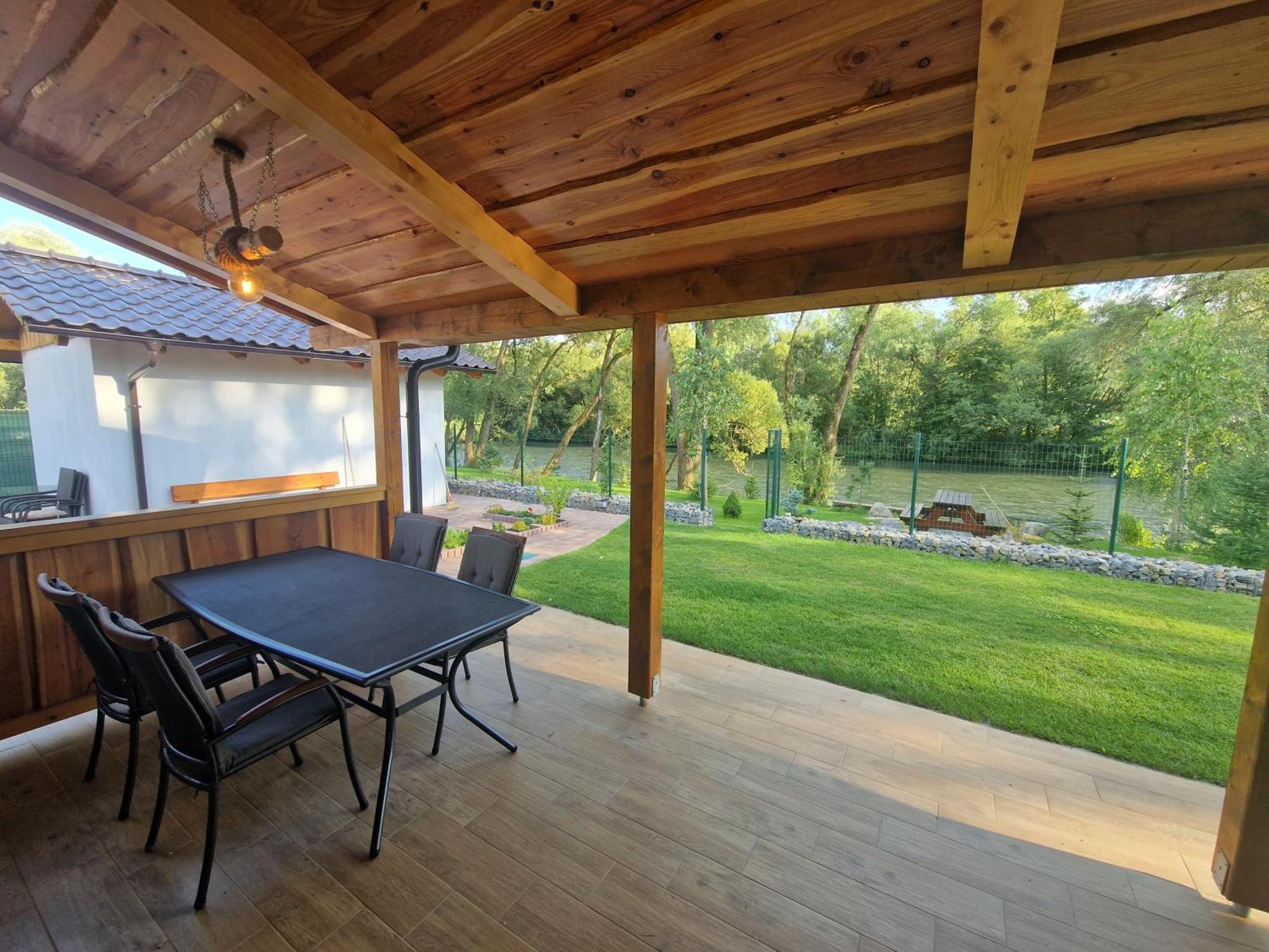 Villa Garden Bešeňová 外观 照片