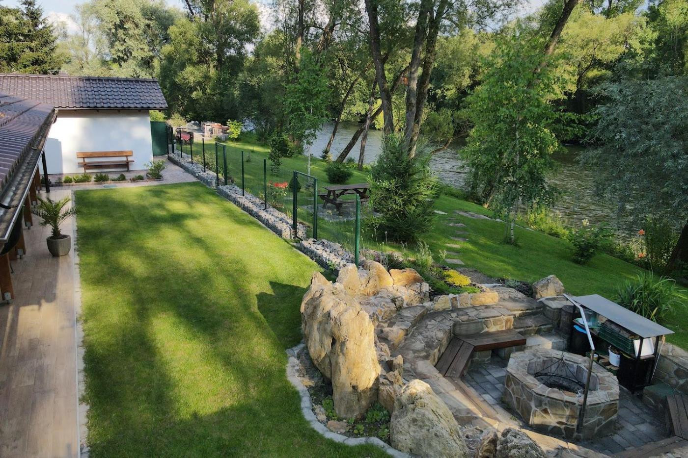 Villa Garden Bešeňová 外观 照片