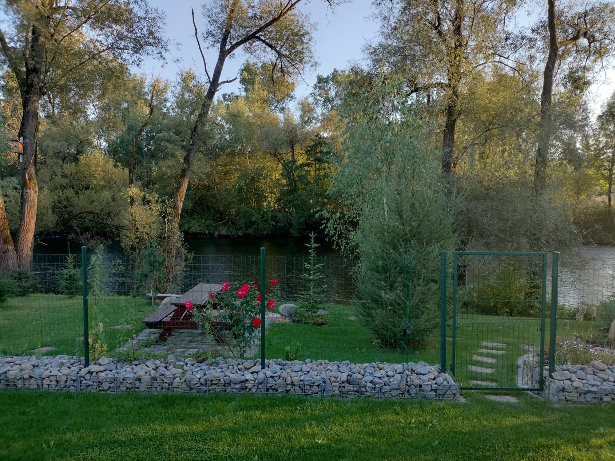 Villa Garden Bešeňová 外观 照片